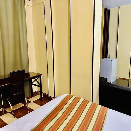 ホテル ヤーホット Yaoundé エクステリア 写真