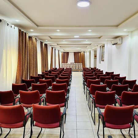 ホテル ヤーホット Yaoundé エクステリア 写真