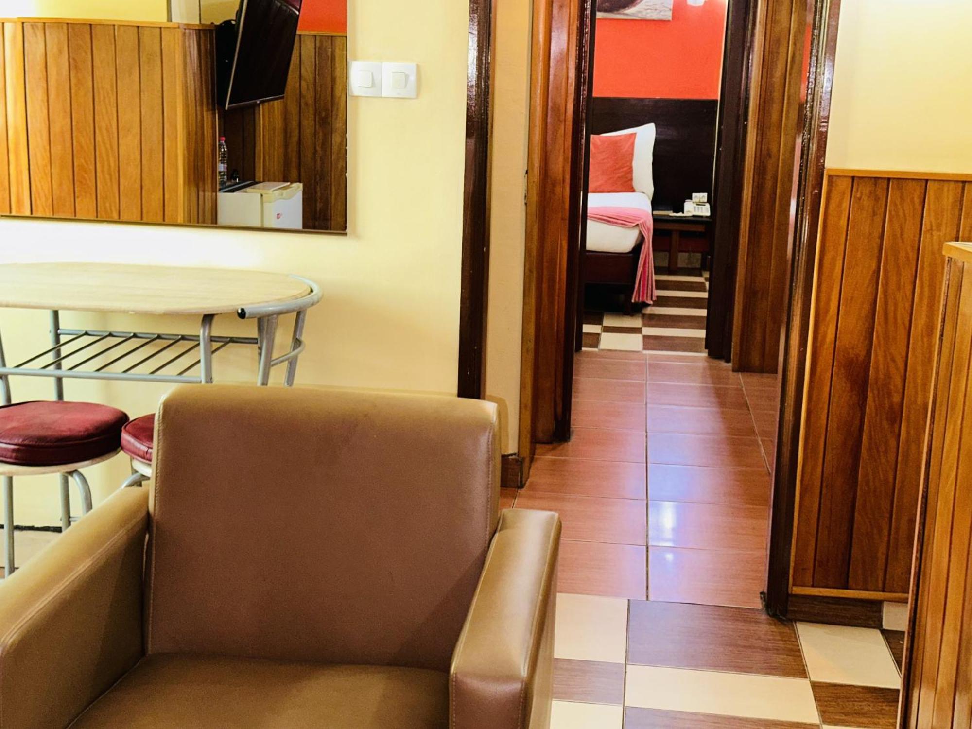 ホテル ヤーホット Yaoundé エクステリア 写真
